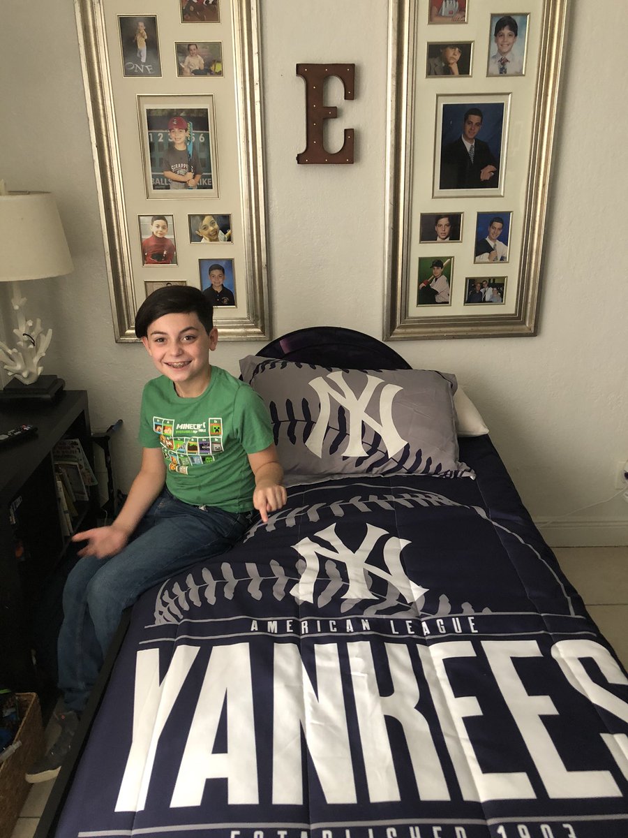 ElijahsDadNYY's tweet photo. My lil man got some new bed covers delivered today and ABSOLUTELY LOVED THEM! 😁
#ILoveMySon #YankeeFanFromBirth #YankeesTwitter #NYYforNY #SomosYankees #PinstripePride #OrgulloYankee #NewBedCovers #YankeeBedCovers #AnythingForMySon https://t.co/Pby0vhvnHZ
