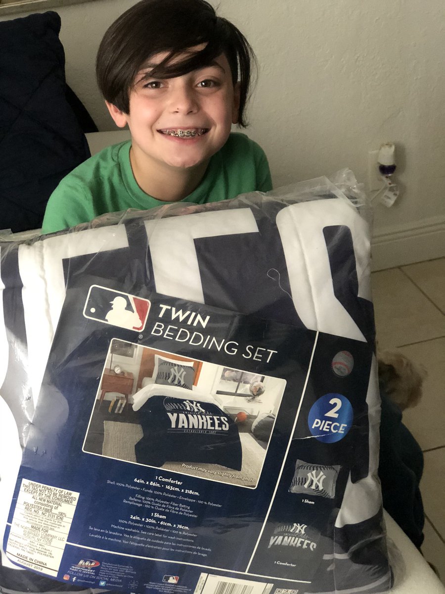 ElijahsDadNYY's tweet photo. My lil man got some new bed covers delivered today and ABSOLUTELY LOVED THEM! 😁
#ILoveMySon #YankeeFanFromBirth #YankeesTwitter #NYYforNY #SomosYankees #PinstripePride #OrgulloYankee #NewBedCovers #YankeeBedCovers #AnythingForMySon https://t.co/Pby0vhvnHZ
