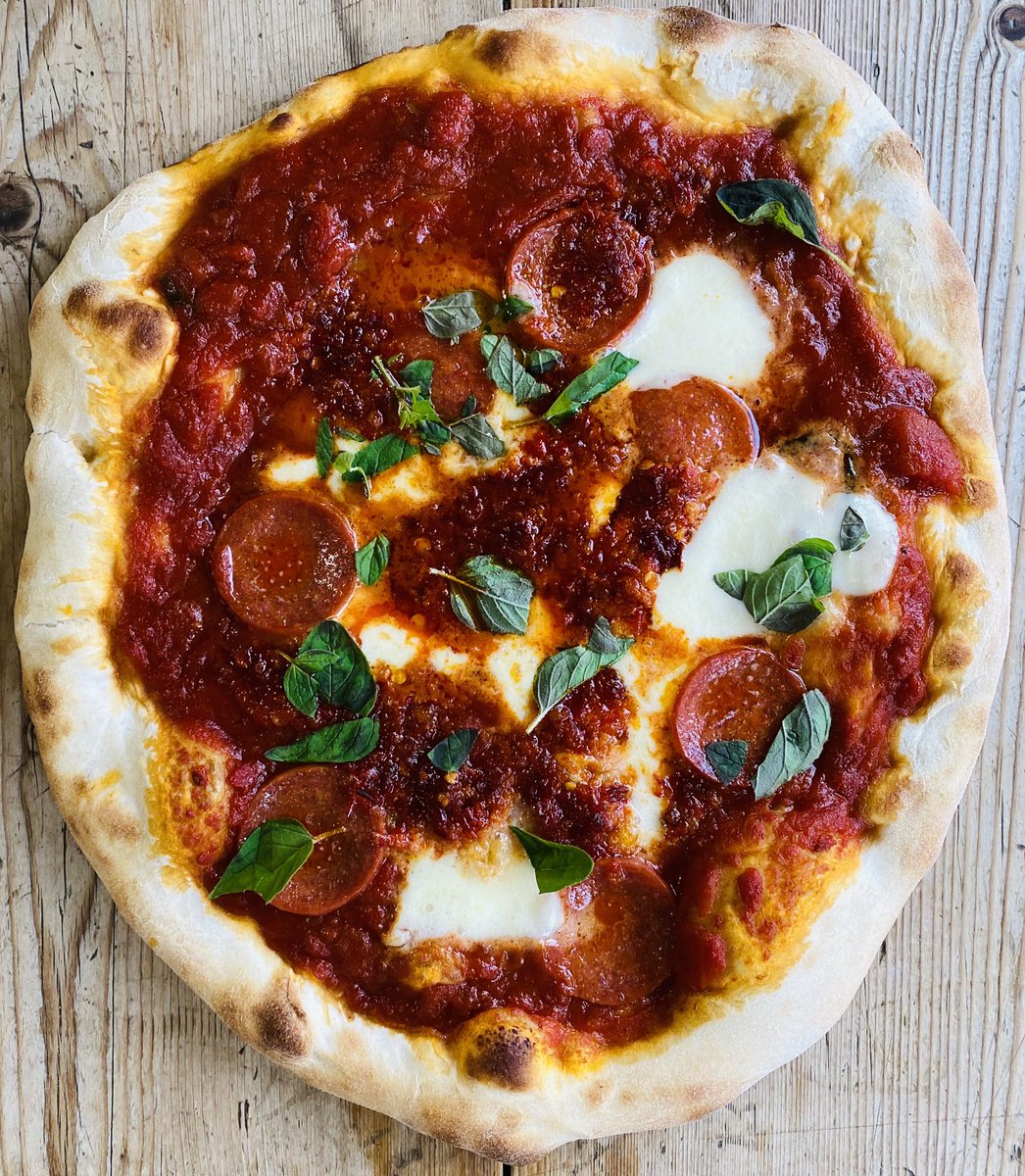 Nduja spicy sausage, pepperoni, buffalo mozzarella, tomato, fresh oregano, with an optional drizzle of honey.  Book a table or order takeaway through our website #sourdough #pizza #calabrianfood #takeaway #isleofwight  <a href="/iwightradio/">Isle of Wight Radio</a>  <a href="/VisitIOW/">Visit Isle Of Wight</a>