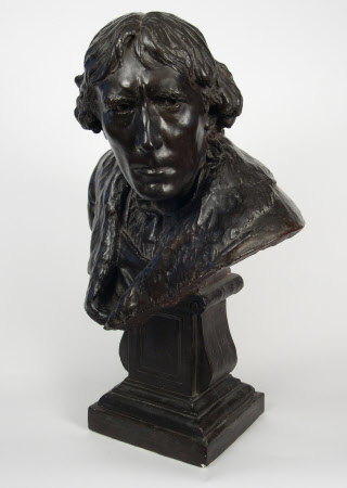 3/It took Ford four years to finish the full life-size marble sculpture.A patinated plaster study of Irving's head for it is  @SmallhytheNT : http://www.nationaltrustcollections.org.uk/object/1118510&nbsp;