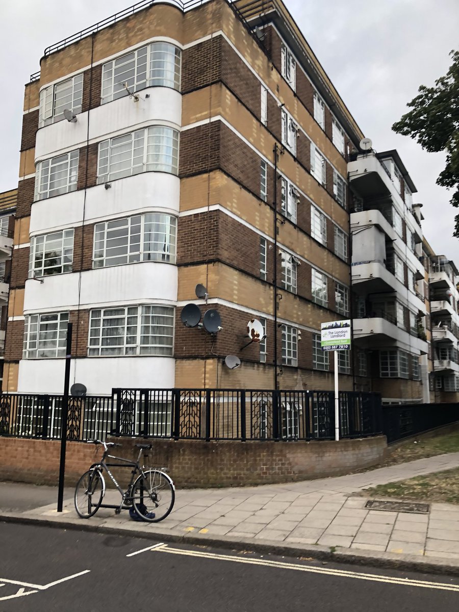 Dumbarton Court on Brixton Hill - great building, didn’t look like it was in a great state of repair – bei  Dumbarton Court