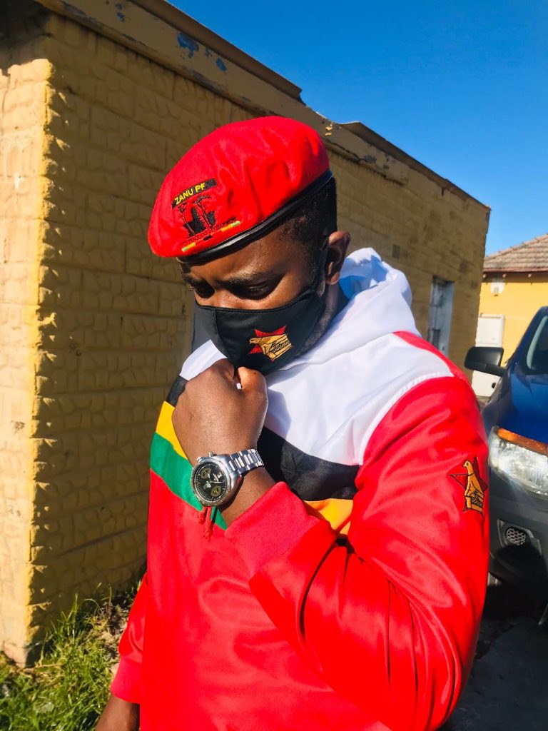 CdeGibson's tweet photo. Zimbabwe 🇿🇼 ndeyedu 
Zimbabwe 🇿🇼 ndeye ropa
Zimbabwe 🇿🇼 ndeyechipikirwa 

Musaita mafunnies!

Ndini ndadaro 
#CapeYouthCommander
#Gandanga 

@ZANUPF_CAPE_YL 
@ZANU_PF_YL 
@ZanuPFYLUK 
@zanupf_patriots 
@TendaiChirau 
@bukhosimnqobi https://t.co/kOaE4XdFtK