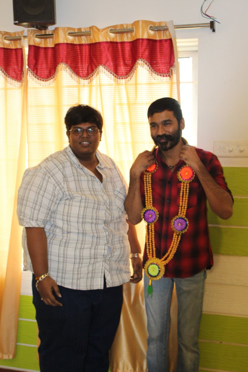 manikingoftuty's tweet photo. #HappyBirthdayDhanush 
Endru ungal udan anna @dhanushkraja THALAIVAA 💐🎂👑
 @ThoothukudiD  #tn69dfc  @B_RAJA_ @DirectorS_Shiva @dhanush_chow3 @ManagaraThala1  @tn69_Dfc @seyalagam @SuryaKa21441132 @All_indiaDfc https://t.co/HWfkNZOHlu