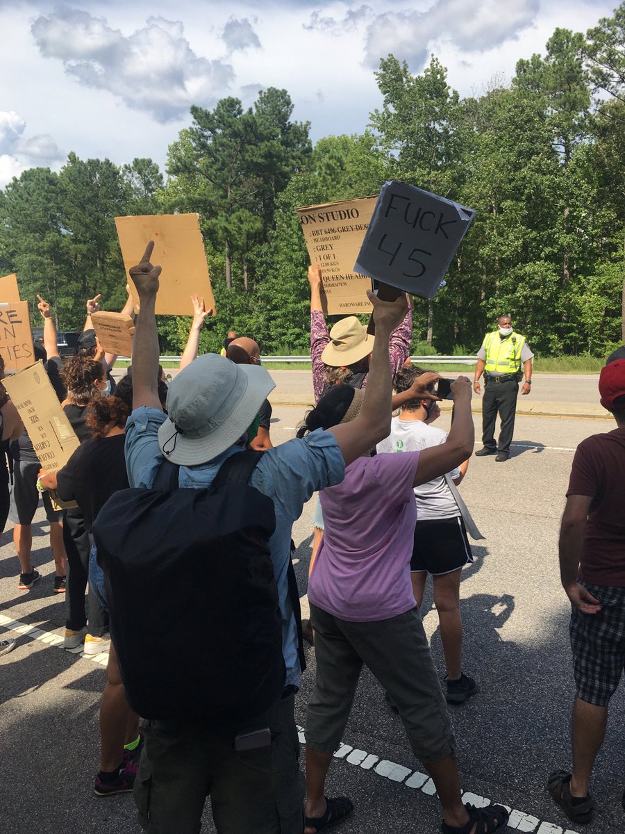 joshshaffer08's tweet photo. The scene as Trump leaves Morrisville. ⁦@newsobserver⁩ https://t.co/X9pSY3tuxe