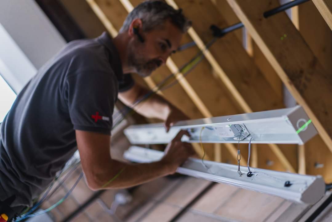 FlexwireLtd's tweet photo. Got a few photos today, of the main man in action 📷 #electrician #newtonabbot https://t.co/30Q7QJanIc