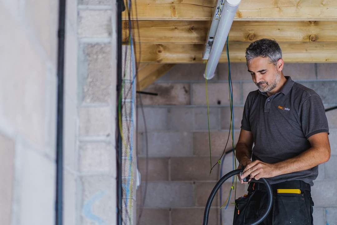 FlexwireLtd's tweet photo. Got a few photos today, of the main man in action 📷 #electrician #newtonabbot https://t.co/30Q7QJanIc
