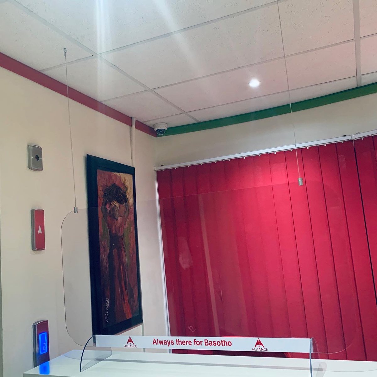 BlackMixLesotho's tweet photo. 21 screens delivered to @allianceinsurancels #thankyou for the #opportunity to #protect your staff!! Desk stands & Suspended!
#supportlocalbusiness #lesotho #manufacturing #lesotho🇱🇸 #lesotho #protectivescreen #sneezeguard #sneezeguardscreens #screens #blackmixlesotho https://t.co/oCpIK2RQXs