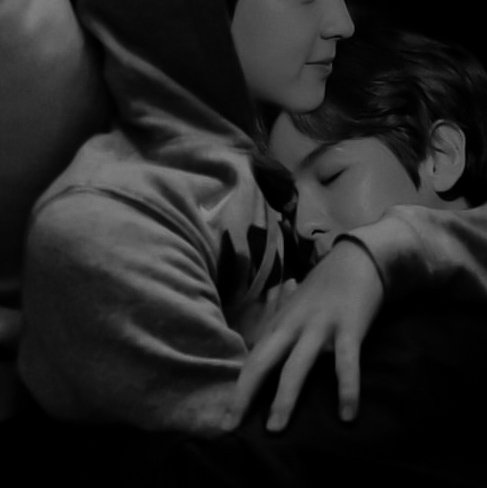 artxstry's tweet photo. Tato

Sentir o seu toque e te tocar é algo extraordinário. Eu amo o encaixe das nossas mãos, a temperatura da sua pele e sentir o seu carinho. Seu toque é, meu amor. Eu te amo por todos os momentos que eu me sinto seguro dos seus braços. https://t.co/9ZZ0x5PAgm