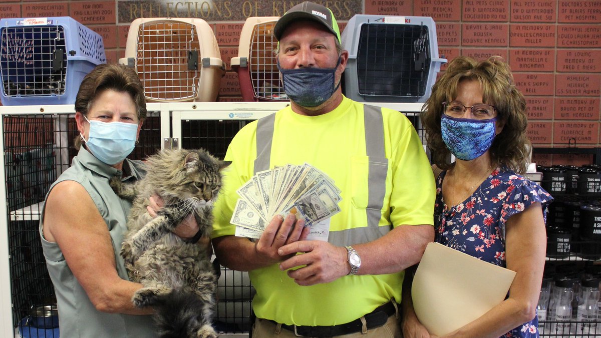 CVHumane's tweet photo. Great news! Jo, Kim, and Ben stopped by with the donation from their recently finished “Pet Project” can donation drive. They ended up raising a whopping $2,000! Those five cent deposits really add up! Thank you to everyone that donated and worked to make this a success. https://t.co/wcBKdu0fe9