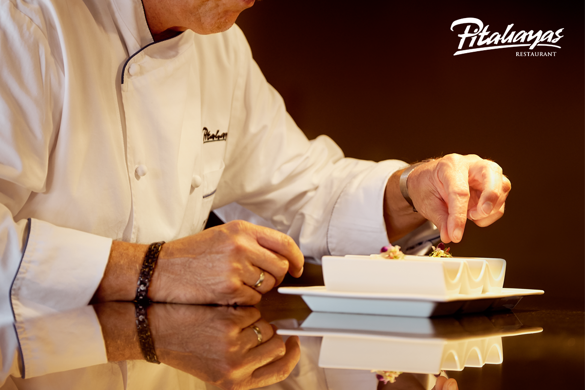 Pitahayas_Rest's tweet photo. Estamos renovándonos por ti. 
Pitahayas Restaurant cerrará sus puertas por un período breve.
¡Espera lo nuevo que está por venir! https://t.co/OAfsBqKzwt