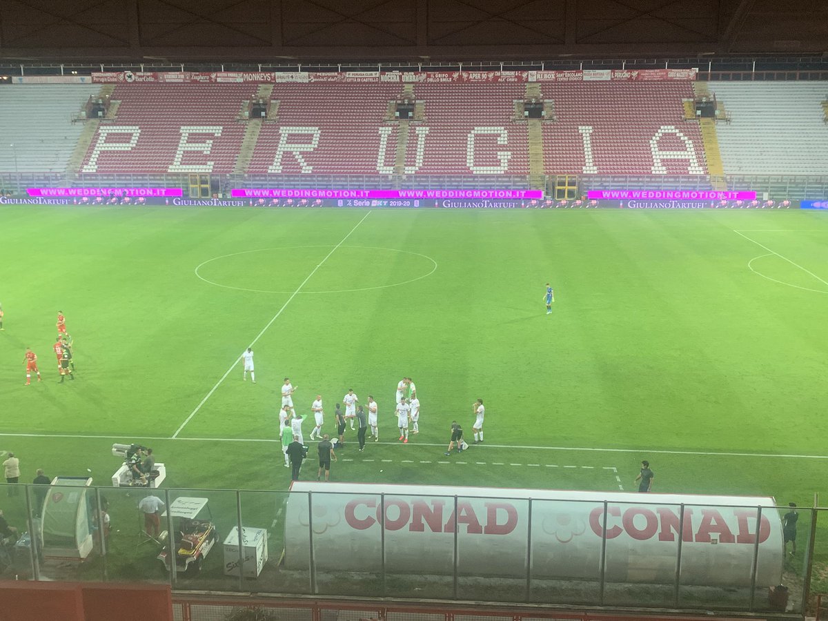 TrapaniCalcio's tweet photo. PERUGIA-TRAPANI 1-1 (II tempo)

⏱ 74’ | Altro cooling break. 

#PERTRA https://t.co/VsZoVLNuIf