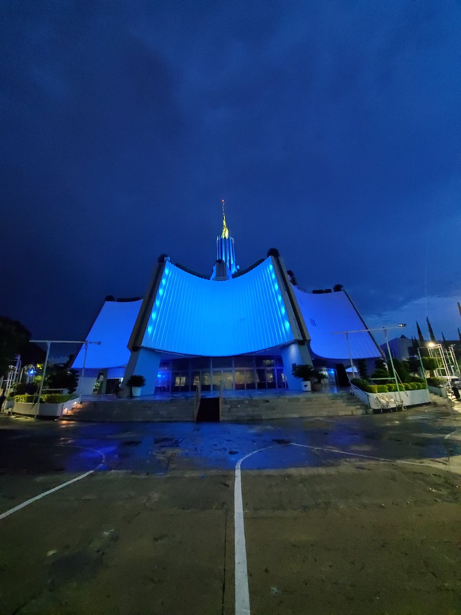 Una vez que  haya pasado la tormenta, saldrá el arcoiris ! #lldm #hermosaprovincia  #elgozodetodalatierra #laluzdelmundo #thelightoftheworld #temple #architecture  #templo #arquitectura #hp #lldm #wearelight #tlotw  #fotosinfiltro #picturetokeep_nature #instagoodmyphoto