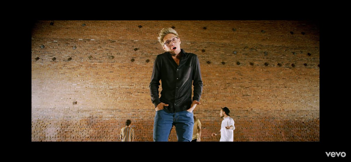 ᵇˡᵘʳʳʸ ᵇⁱᵗ ˢᵗⁱˡˡ ᶜᵘᵗᵉ ᵃˢᶠ