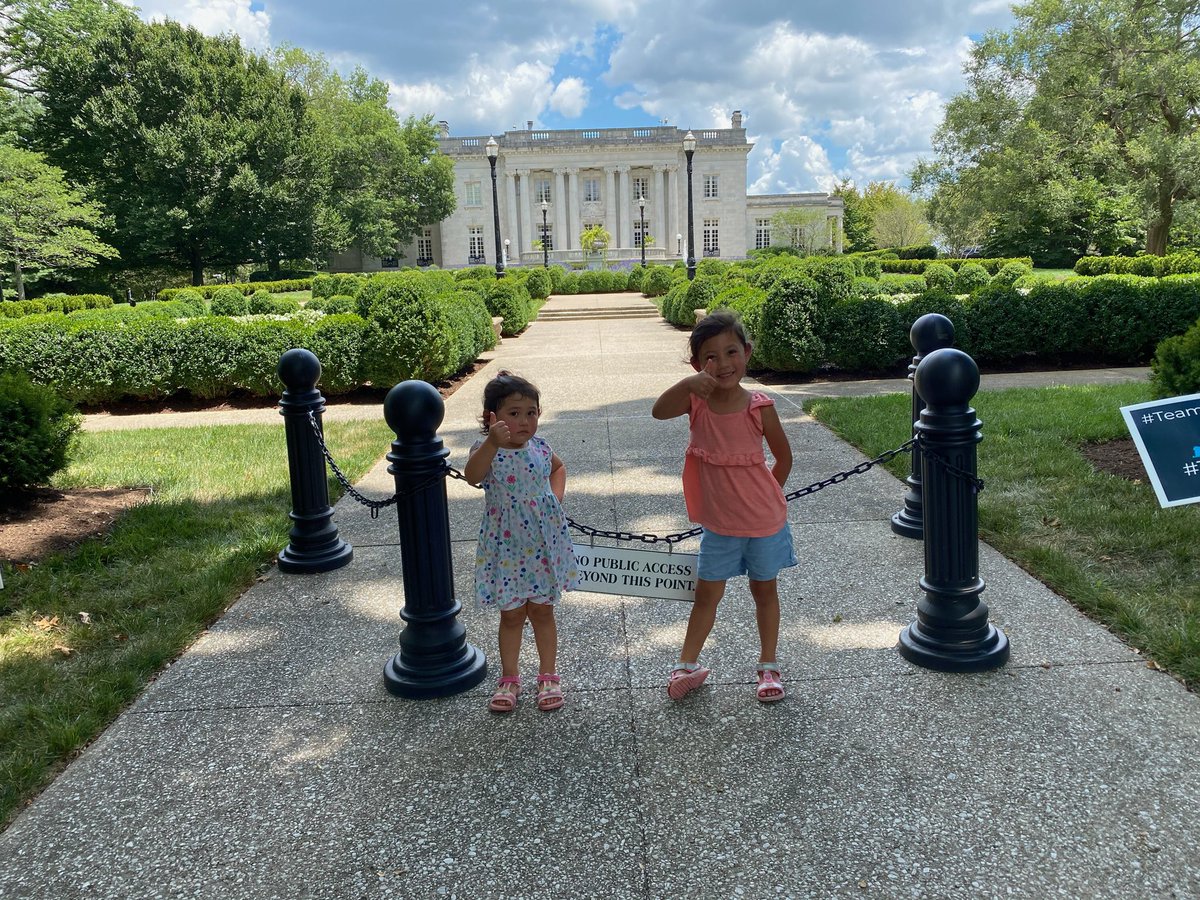 TJones819's tweet photo. Teagan wanted to have lunch with her favorite person @GovAndyBeshear so off to Frankfort they went for a picnic as a family.
@GovAndyBeshear if you are ever looking to talk to a 3 year old let me know! You have a big fan & have won her over!
#LunchWithAndy #TeamKentucky https://t.co/1GhzZJ58zp
