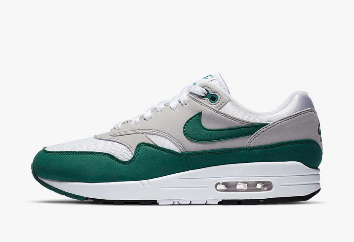 RestockCartel's tweet photo. Nike Air Max 1 Anniversary ‘Evergreen’ https://t.co/8ZIHWGOcRT https://t.co/fcgI1HdIXf