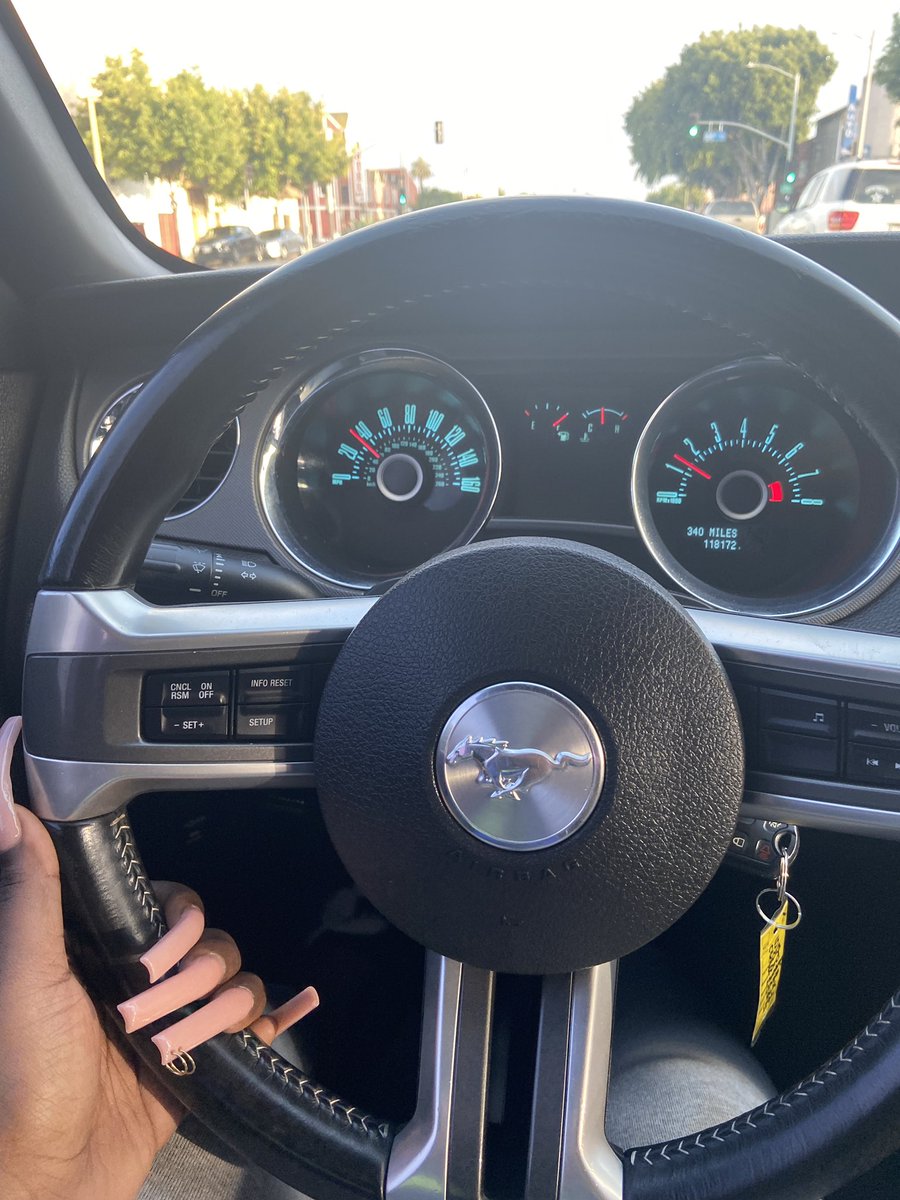 Thee_BleuPRINT's tweet photo. #MustangMonday #stanggirl π https://t.co/pWP0RDJsFh