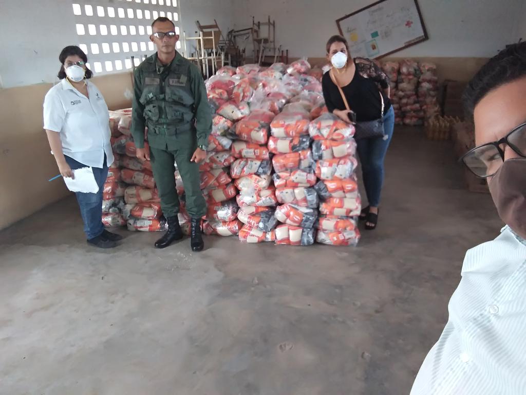 redrosariodp's tweet photo. Hoy en Rosario de Perijá, a las 4:16 se recibe despacho de alimentos, en las escuelas nacionales para la atención de nuestros estudiantes que son los más vulnerables, Gracias al presidente @NicolasMaduro al gobernador @OmarPrietoGob y a nuestra autoridad educativa @DamelisChavez https://t.co/Gingy7iRLT