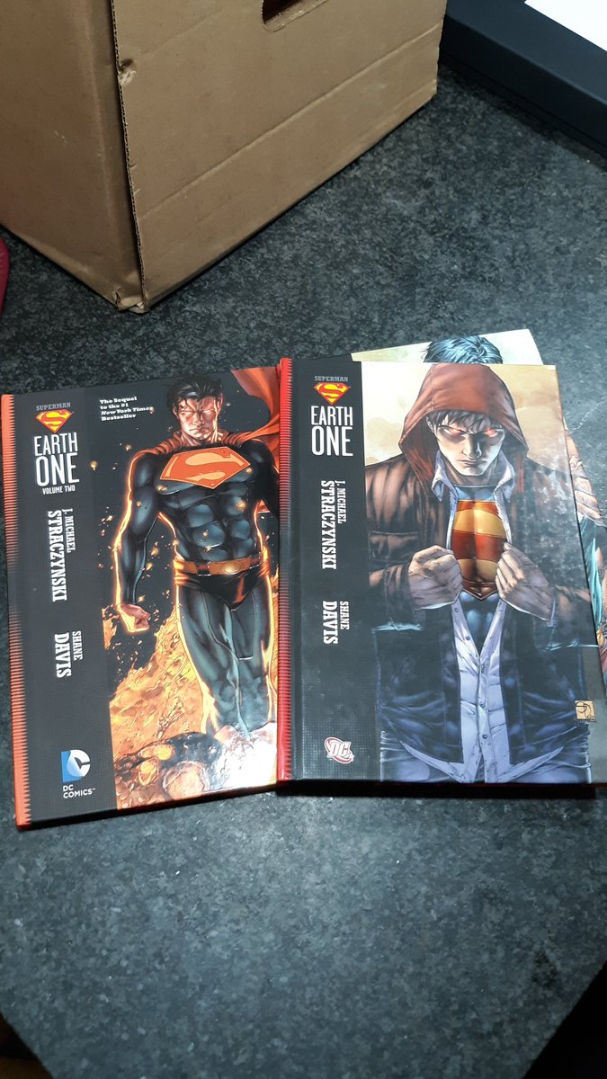 radman197's tweet photo. @shanedavisart Wow, the comics industry is in the sewer. I Really loved your work on #SupermanEarthOne pt1,2... https://t.co/o2j7JvKUMs