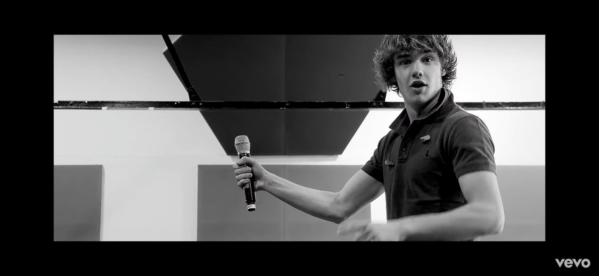 ᵇᵃᵇʸ ˡⁱᵃᵐ ᵃᶠᵗᵉʳ ʰⁱˢ ᵐⁱᶜ ᶠˡⁱᵖ ᵒᵐᵍ