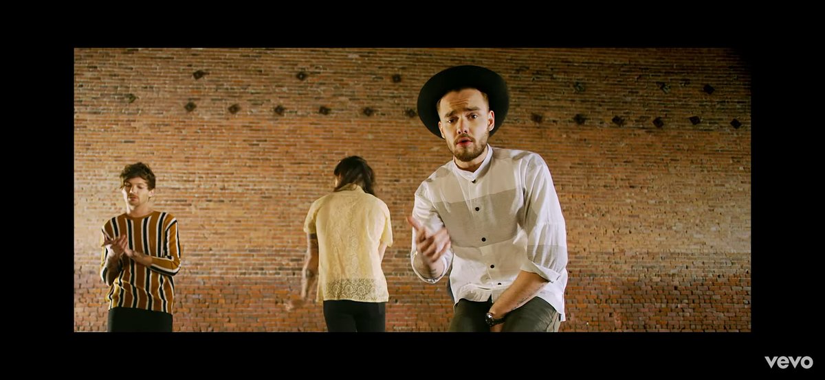 ᵇᵃᵇʸ ˡⁱᵃᵐ ᵃᶠᵗᵉʳ ʰⁱˢ ᵐⁱᶜ ᶠˡⁱᵖ ᵒᵐᵍ