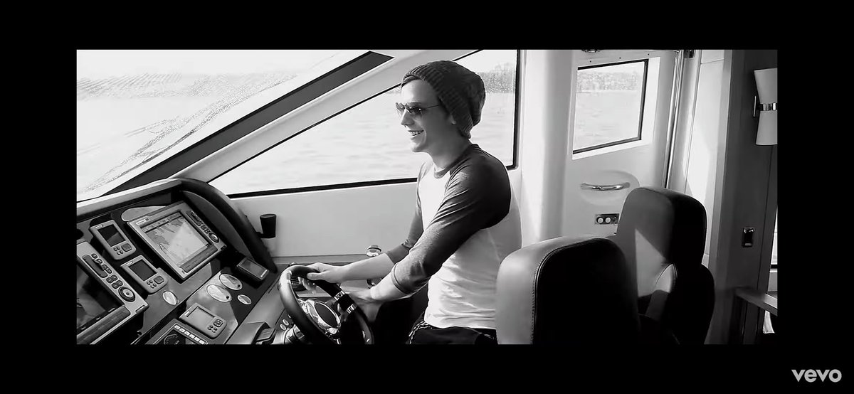 ˡᵒᵘⁱˢ ᵒⁿ ᵗʰⁱˢ ᵈᵃʸ ᵃⁿᵈ ᵗʰⁱˢ ᵈᵃʸ ᵒⁿˡʸ•