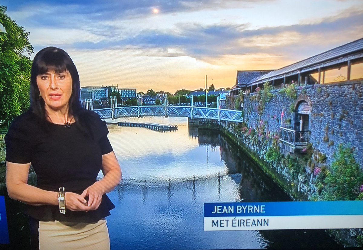 FlannerysBar's tweet photo. Don’t the Potato Market and Abbey River look stunning on the intro pic used in tonight’s @MetEireann forecast! #staycation https://t.co/Efs43hLmCU