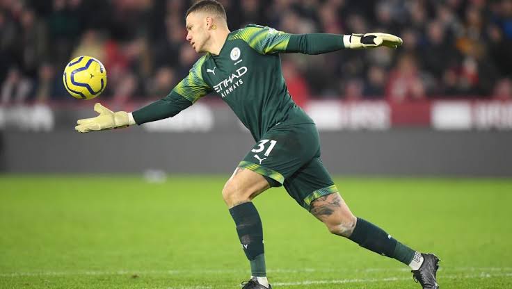 Ederson's underrated shot stopping abilities, a thread proving he's nowadays closer to Alisson than people want to admit