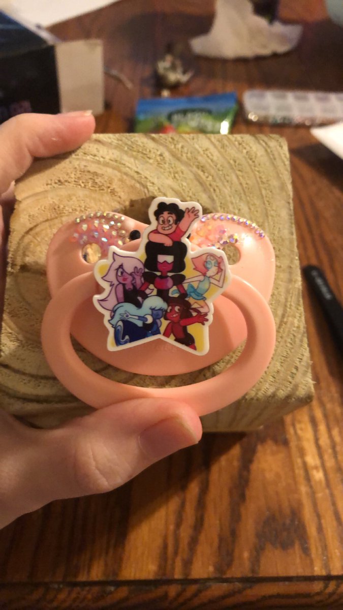 DuckiesC's tweet photo. Not my usual content but recently I’ve been on break b/c of mental health and stress reasons a lot of family sickness and other things happening so on my way to recovery and happiness to produce you products made with love and happiness this is my happy rn -love Duckie #ddlg https://t.co/hvBlGkxw37