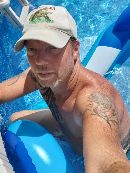 The only day I have to myself, relaxing in the pool. Just wished I had a woman to spend my alone time<a href="/tag/pcflorida"class="tags"><span>#pcflorida</span></a>