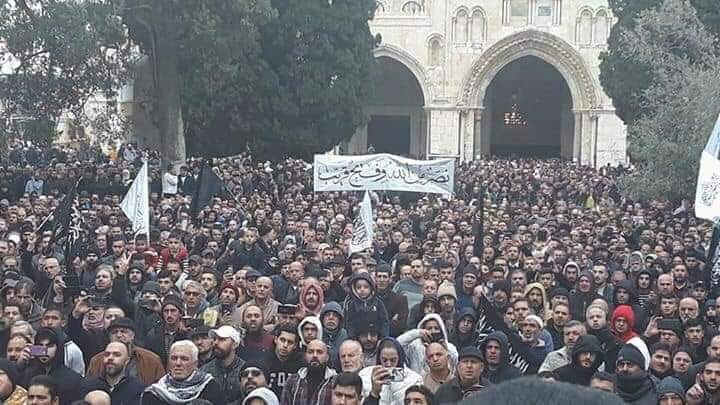 mk_mahmutkar's tweet photo. CNN Türk de @ahmethc Hilafet isteyenler 35-40 kişi diye bir şeyler mi söylemeye çalıştı.

Şunları şuraya bırakayım. Müslümanların ve ümmetin ne istediği iyi bilinsin 
#HilafetHayalDeğildir https://t.co/5I4iC9GqJR