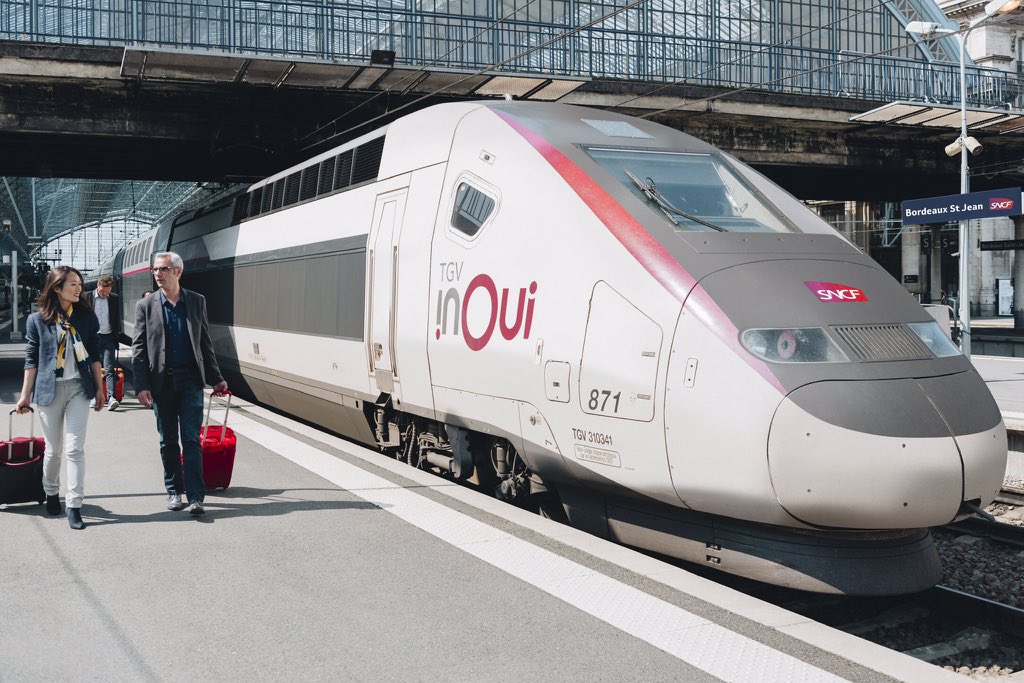 📣A saisir le 28 et 29 juillet, des billets <a href="/TGVINOUI/">TGV INOUI</a> dès 3️⃣0️⃣ euros et @Intercités dès 1️⃣4️⃣ euros, échangeables et remboursables sans frais, pour voyager tout le mois d’août #venteflash #48hchrono