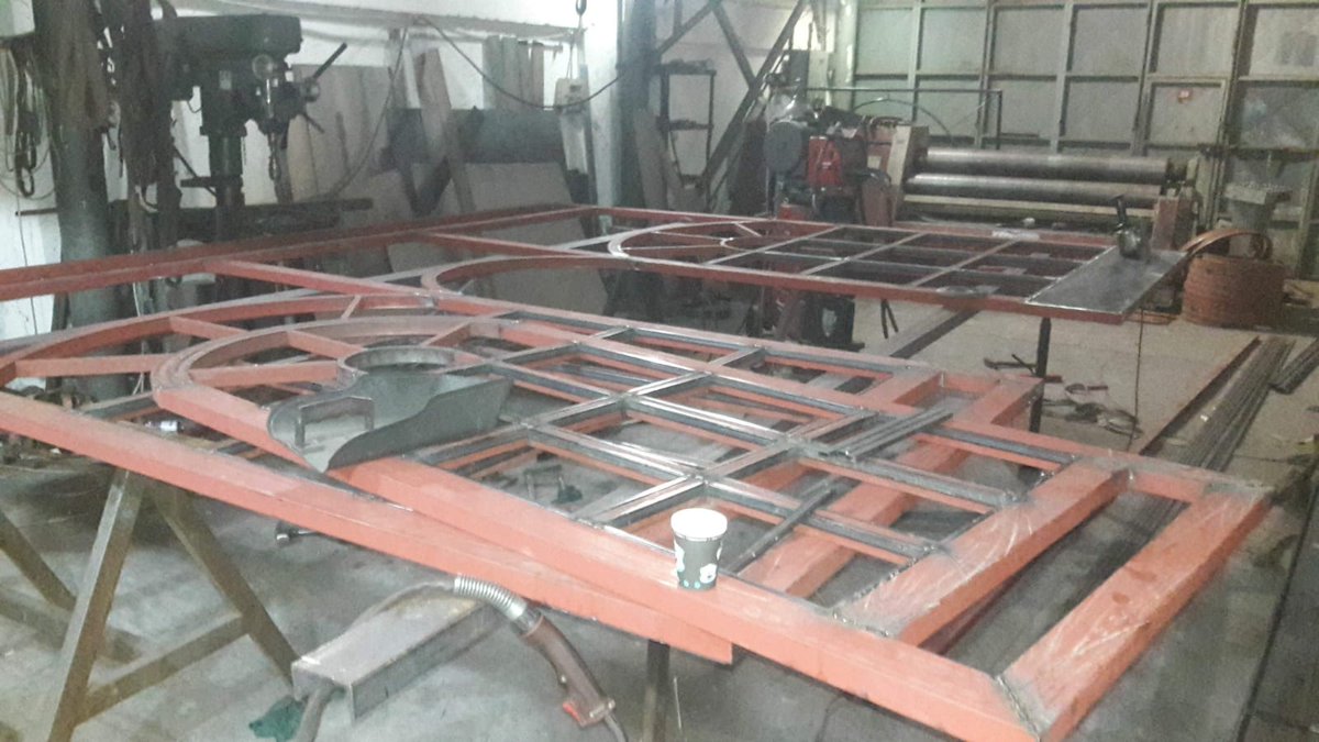 ernursanmakina's tweet image. Ernursan Makina Metal Ltd Şti #ernursanmakina #demircilersitesi #zeytinburnudemircilersitesi #paslanmaz #demirkapı #sitekapısı #garajkapısı #apartmankapısı #çelikkonstrüksiyon #mimarlık #mühendislik #imalat