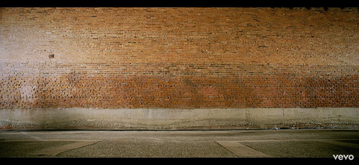 anyways  #Brickwallsisoverparty  #OneDirection    #10YearsOfOneDirection  