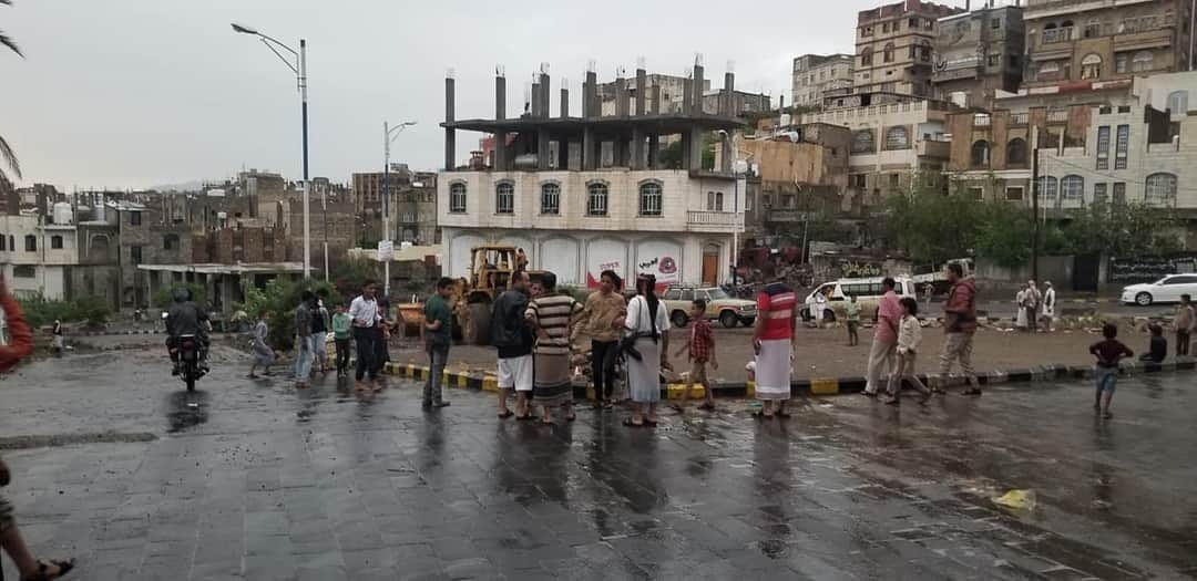 alraseefpress's tweet photo. نجل قائد مليشيات الاخوان بتعز يعتدي على فرع هيئة الأراضي لرفضه البسط على حديقة للأطفال - وثائق

https://t.co/vxVy3RtlyP
التلجرام
https://t.co/7Cqlm53x5R
الواتس4
https://t.co/PPdNYJ4BzG
التويتر
https://t.co/uxXQDH1qTx
الفيس_بوك
https://t.co/R5tZzVAzpZ https://t.co/k6RbpXO8yb