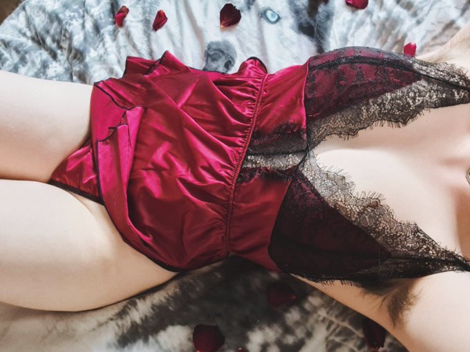 Wanna roll around in the rose petals with me? 🥀 https://t.co/FcHQoZg1X7<a href="/tag/trans"class="tags"><span>#trans</span></a><a href="/tag/submissive"class="tags"><span>#submissive</span></a><a href="/tag/onlyfans"class="tags"><span>#onlyfans</span></a>