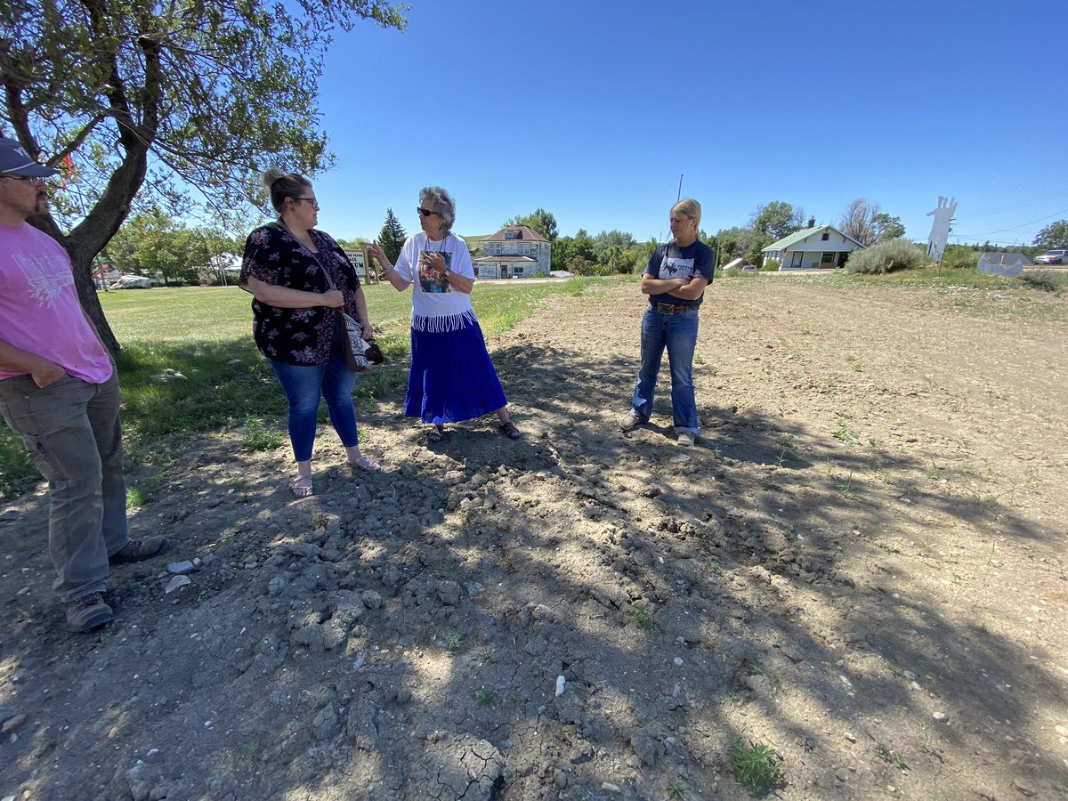 ESpolyar's tweet photo. Went to the Lewis and Clark Trail Museum today to talk about planting a #pollinatorplot weβll also incorporate a youth day of learning & getting hands in the dirt π #habitat #pheasantsforever #nrcs #northdakota https://t.co/y0bEtMP0iY