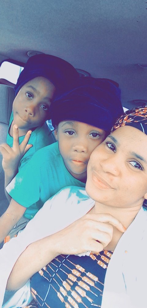 fulani_aisha's tweet photo. Wit twins 💞 https://t.co/pSpAlCYpZS
