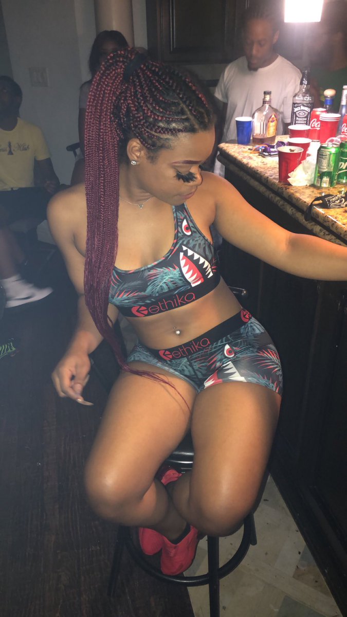kamree_harris's tweet photo. Top of this list, getting ate like steak, I’ll cum on your face lil daddy 💦🤭 https://t.co/Q2FojeZrhH