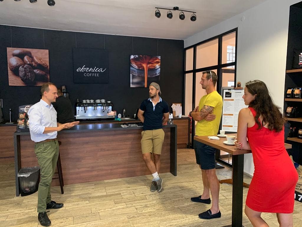 KuzmovaViktoria's tweet photo. Enjoy great @ebenicaccoffee 🇸🇰
Together with #FilipPolasek & @AndrejMartinSVK 🎾
#Coffee
@lottosport
@yonex_com
#starsforstars #starsforstarsteam #STARSforSTARSSlovakia #Slovakia https://t.co/ALtRWtKIzI