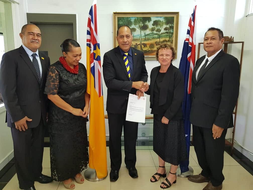 Presentation of letter of credentials by the new HC to Niue HE Helen Tunnah this morning to Premier of Niue Hon. Dalton Tagelagi @ColinTukuitonga @DTagelagi @NiuePremier @RNZPacific @ForumSEC @EUPasifika