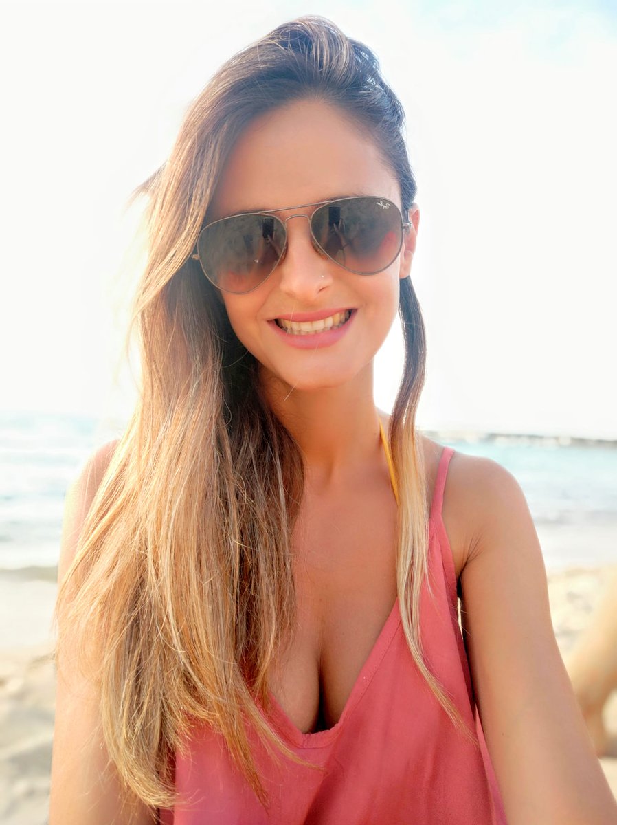 Vimuam's tweet photo. Disfrutando de un verano atípico y tranquilo, no todo es malo... Después de currar a la playa a refrescarse. https://t.co/oJZquKE5vT
