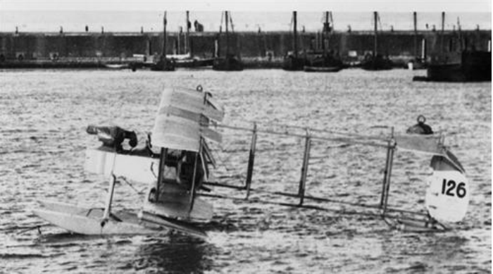 ron_eisele's tweet photo. 28 July 1914. First torpedo drop (a 14-inch 850lb Whitehead torpedo) by a British aircraft was carried out by Arthur Murray Longmore, Squadron Commander of Calshot seaplane station. He flew a Short Admiralty Type S84, No. 121 (Short Folder). British two-seat floatplane. https://t.co/rhbIWS90rG