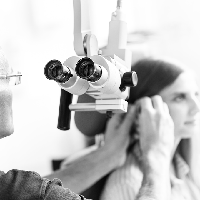 ACMLight's tweet photo. 👨‍⚕️ #ENT Los microscopios quirúrgicos de #KarlKaps proporcionan imágenes nítidas, mientras que su enfoque rápido y preciso facilita su proceso de trabajo. Combinan una óptica apocromática única con iluminación ultra brillante y se pueden colocar con facilidad y precisión #ORL https://t.co/gd0w5KWlDR