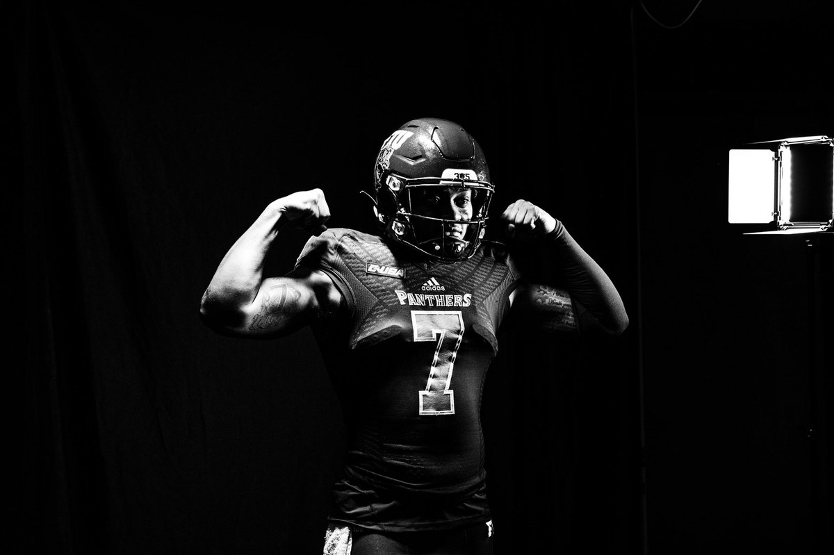 FIUFootball's tweet photo. BTS 📸 ➡️ 2020 FIU Football Poster and Video Shoot 

#PawsUp 🐾 I #PantherPride https://t.co/JXtZTei67h