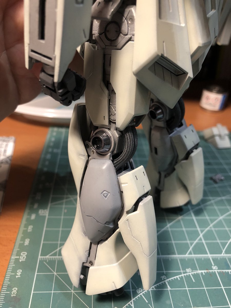 1974Tetsuya's tweet photo. Nu Gundam RX-93 - Bandai Master Grade work in progress

#workinprogress 
#gundam 
#rx93nugundam 
#charscounterattack 
#mastergrade 
#bandai https://t.co/rV42VjO6F3