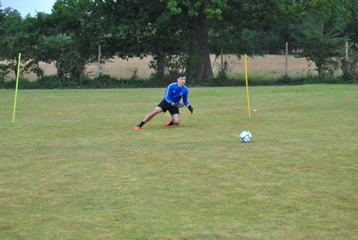 inspiresportFA's tweet photo. #5 Pre Season Session ✅

The scholars are improving each sessions and the standard is the highest it’s ever been in Pre Season!

Exciting times ahead for the Academy, with lots of potential within the scholars 🔥

#TAFCacademy #PreSeason #HardWork #GoodAttitudes 🔵⚪️⚽️ https://t.co/CErZTJxAPy
