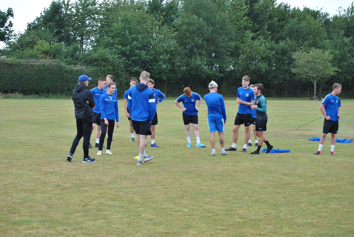 inspiresportFA's tweet photo. #5 Pre Season Session ✅

The scholars are improving each sessions and the standard is the highest it’s ever been in Pre Season!

Exciting times ahead for the Academy, with lots of potential within the scholars 🔥

#TAFCacademy #PreSeason #HardWork #GoodAttitudes 🔵⚪️⚽️ https://t.co/CErZTJxAPy