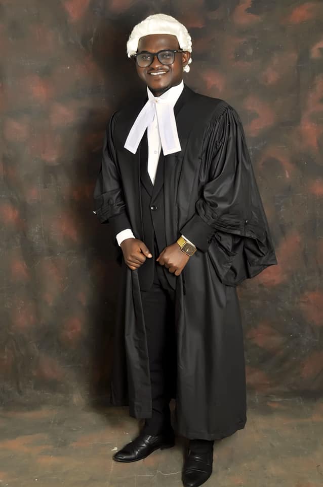mybarfinalstes1's tweet photo. #DearAspiranttotheBar, in this episode of #MyBarFinalsTestimony, we catch up with Akorede Samuel Omotayo.

#thread #nigerianlawyers #redscroll #barfinals #lawstudent #foreignstudent https://t.co/fegSE9pDXn