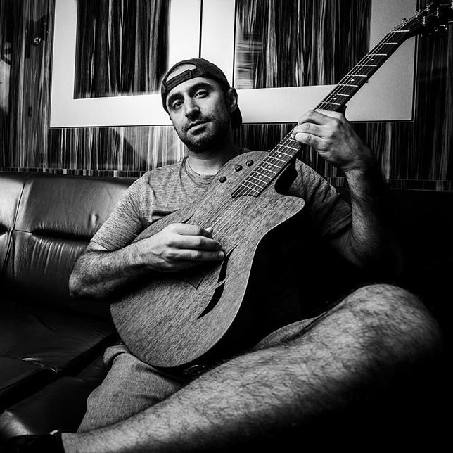 EasyStarRec's tweet photo. .@EricRachmany of @RebelutionMusic is going live on @spinmagazine's Instagram tonight at 6pm PT / 9pm ET for their Lullaby Sessions series. Tune in to hear a few original versions of the songs from Dub Collection!
📸: @SamDeenMedina
#Rebelution #DubCollection #reggae #dub https://t.co/oCwOwPAqAY