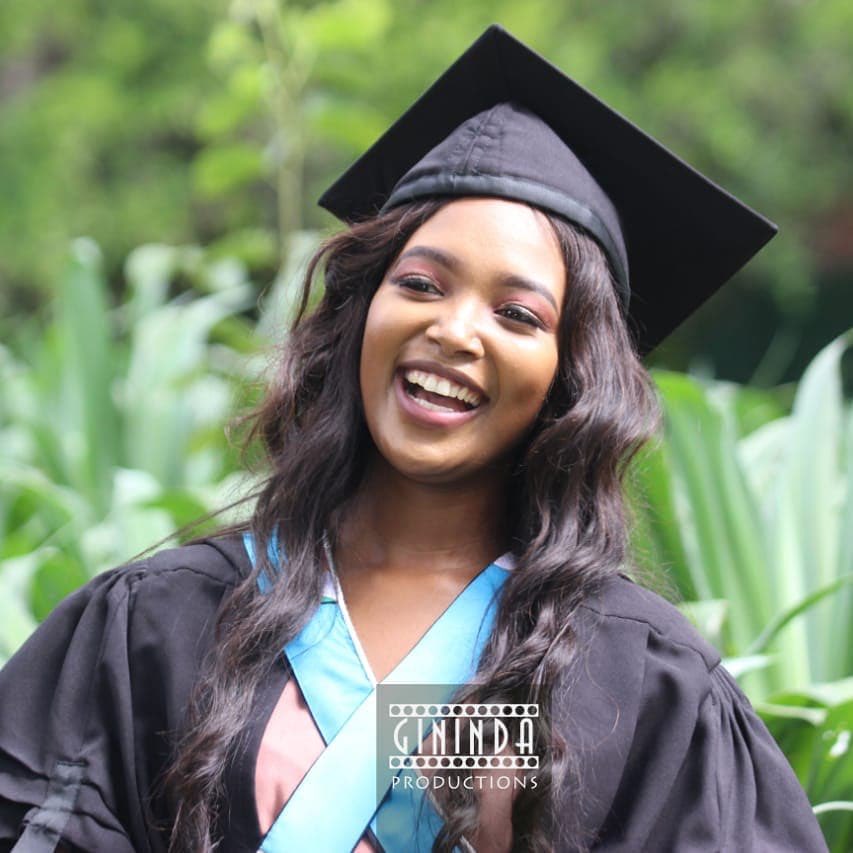 Gininda_Pro's tweet photo. Smile through the storm! #Power #Blackwomen #Futureleaders #Bethechange https://t.co/w9j5Ywwq6V